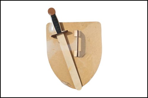 Fa Pajzs karddal - Sárkány szem